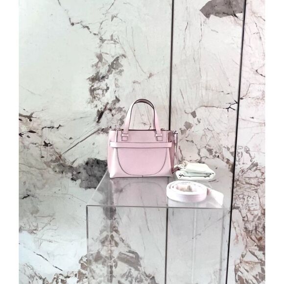 Loewe Women Pre-Loved Bag Very Good Condition - Picture 2 of 9